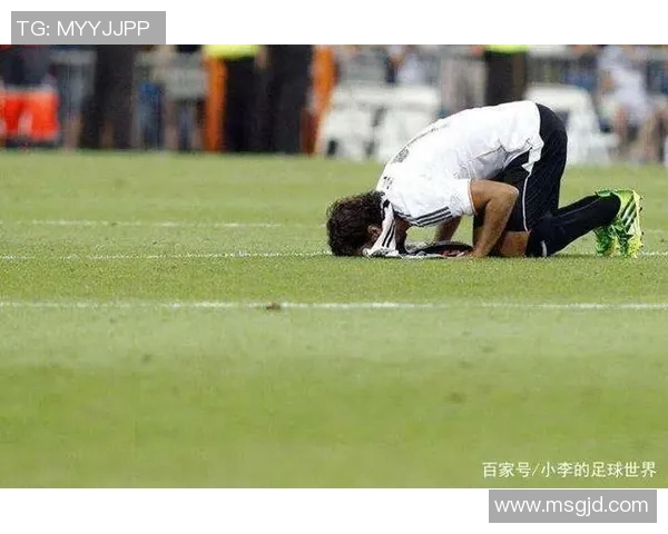 足球明星与前女友的情感纠葛揭秘背后的故事与真相